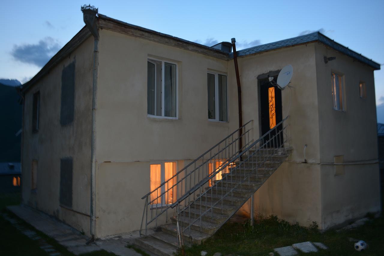 Lia Khaikashvili Guest House Stepantsminda Exterior photo